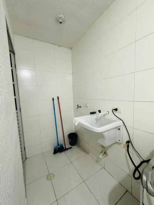 Apartamento Apartamento Espacoso, Mobiliado 02 Zn Ap 03